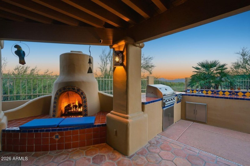 Built ins with a gorgeous view