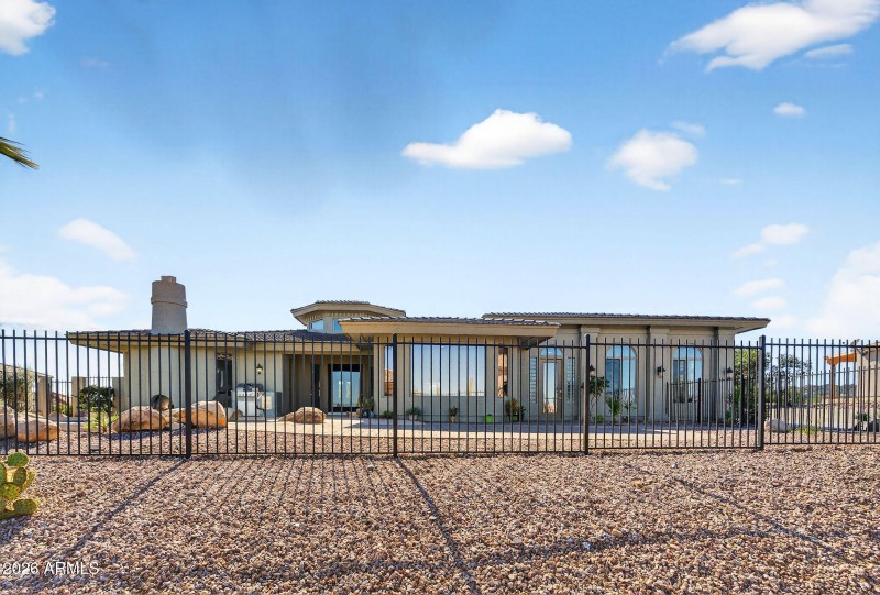 1-web-or-mls-58-E Telegraph Dr