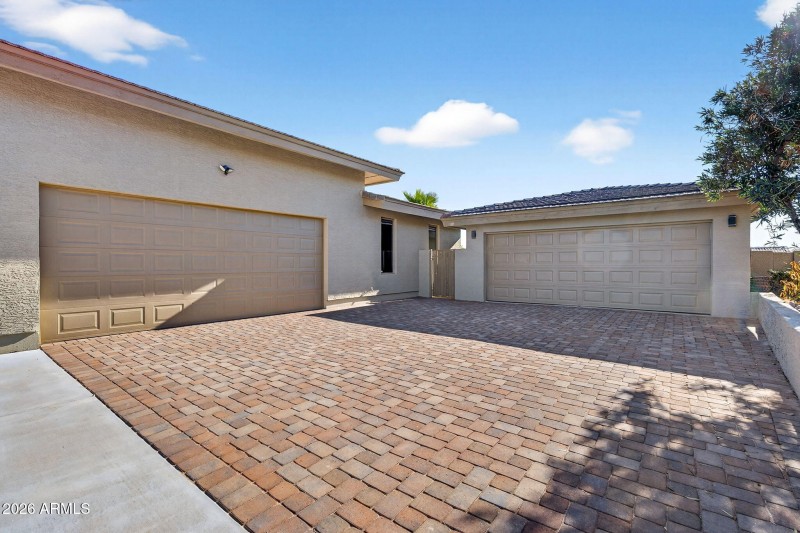 79-web-or-mls-53-E Telegraph Dr
