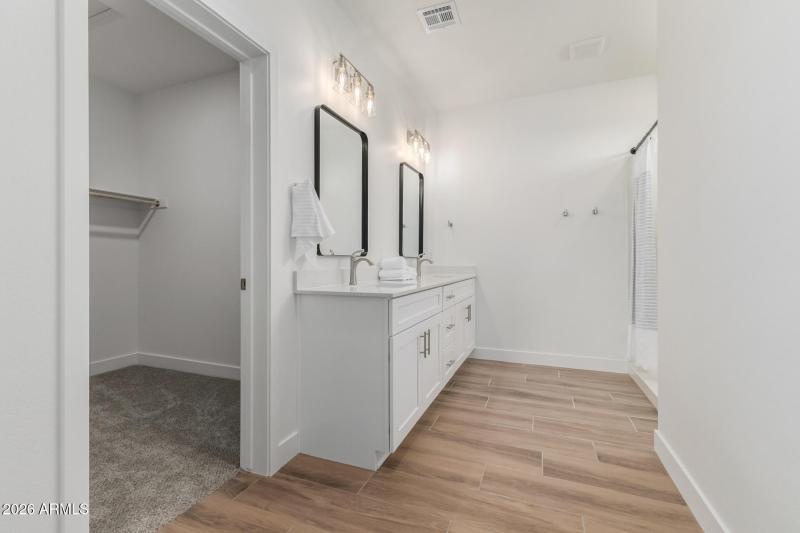 22 Sandstone Mountain