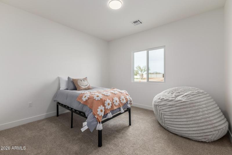 28 Sandstone Mountain