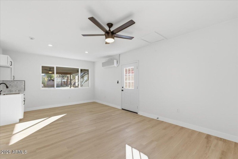 07-4210_N_18th_Ave_61