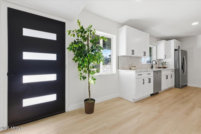 18-4210_N_18th_Ave_51