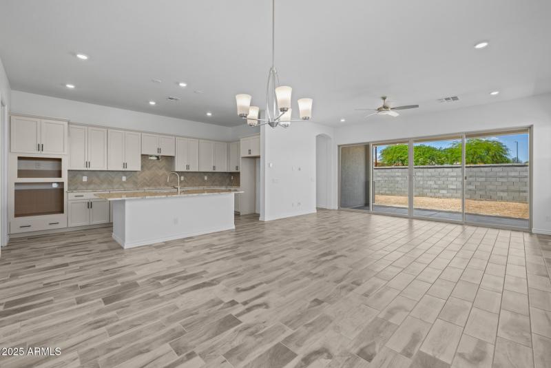 13)KITCHEN