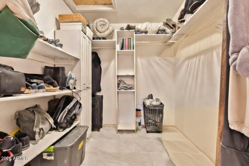 Walk-in Closet