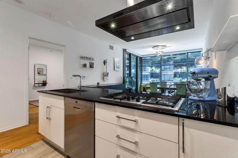 8-web-or-mls-Qp-9295