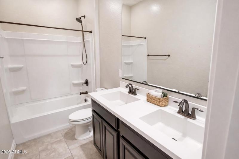 Guest bath (2)