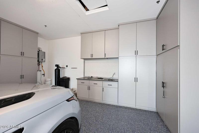 Epoxy Garage-Storage