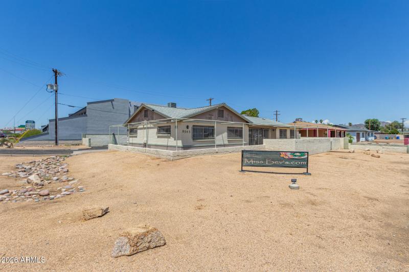 8545 N Black Canyon Highway-Phoenix, AZ