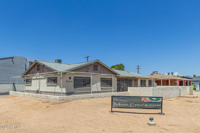 8545 N Black Canyon Highway-Phoenix, AZ