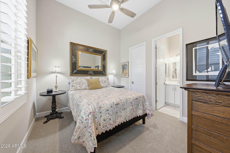 En-Suite Guest Bedroom 1