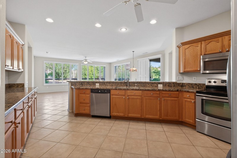 30_15816_W_La_Paloma_Dr26_mls