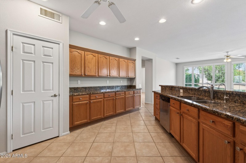 31_15816_W_La_Paloma_Dr27_mls