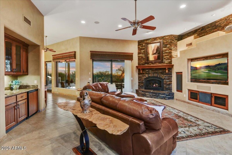 12ft Ceilings