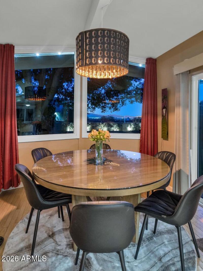 2260 E Palmaire Ave-large-060-039-TOD435