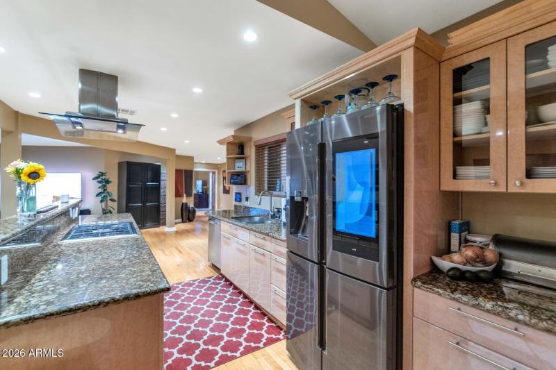 2260 E Palmaire Ave-large-063-064-TOD436