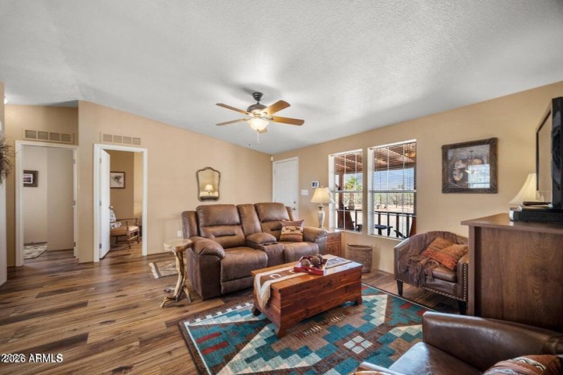 20220502210355644764000000-o