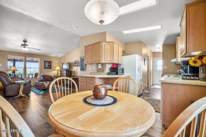 20220502210447948850000000-o