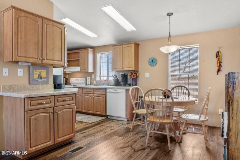 20220502210607603644000000-o