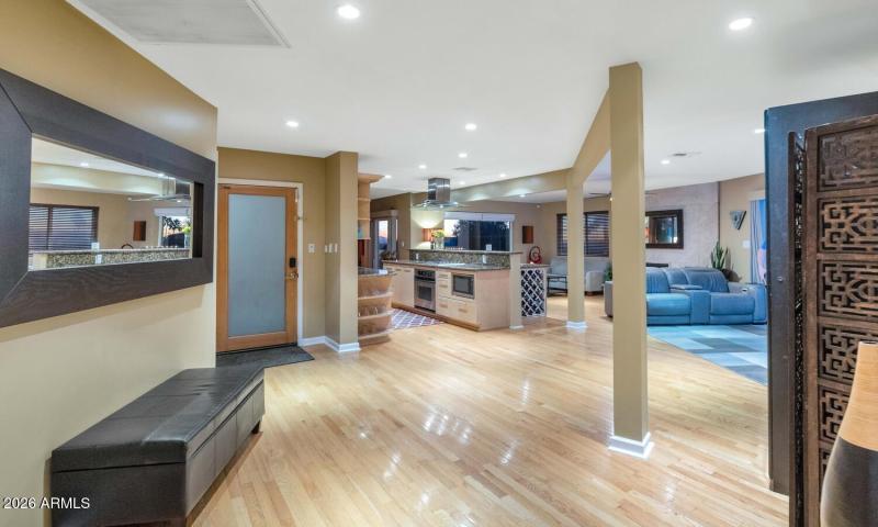 2260 E Palmaire Ave-large-051-047-TOD435