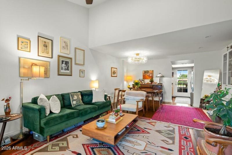 003_Cozy Living Room