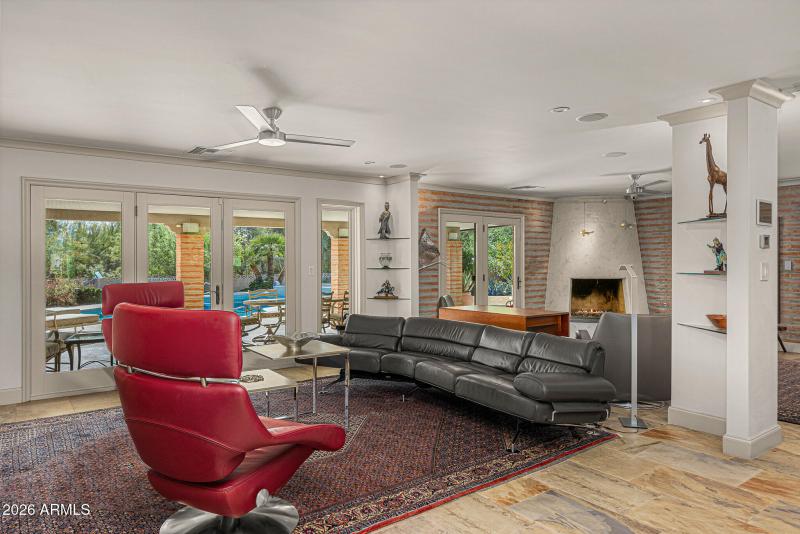 15living room