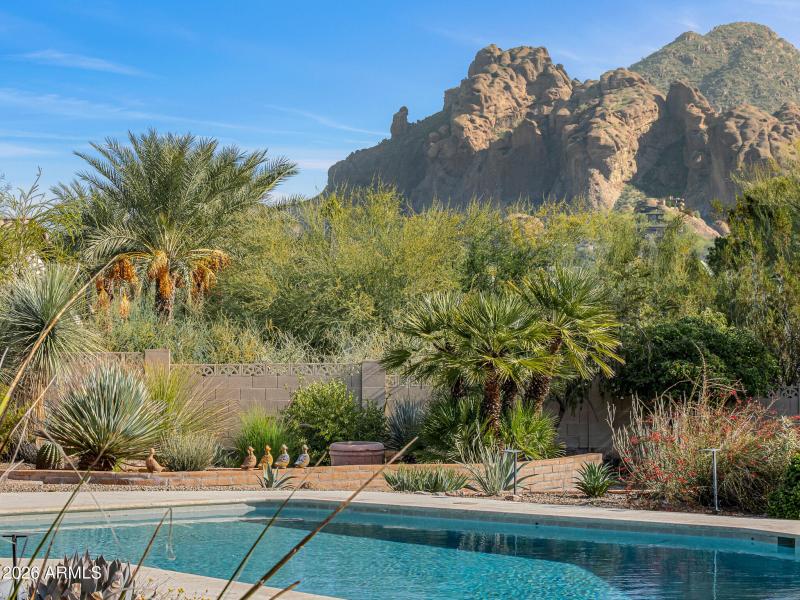 36backyard mountain views2