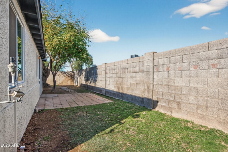 49_7352_W_Meadowbrook_Ave49_mls