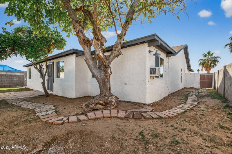 52_7352_W_Meadowbrook_Ave52_mls