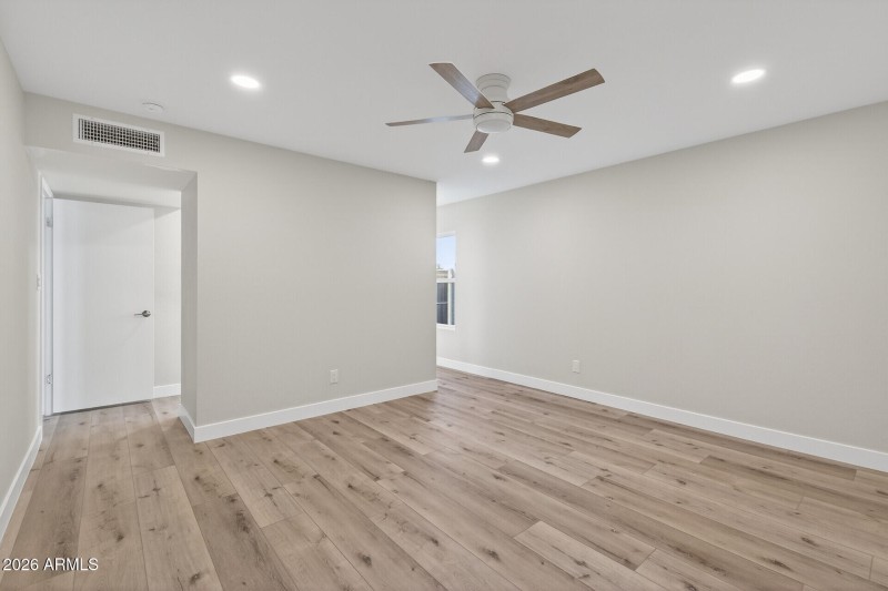 24_7352_W_Meadowbrook_Ave24_mls