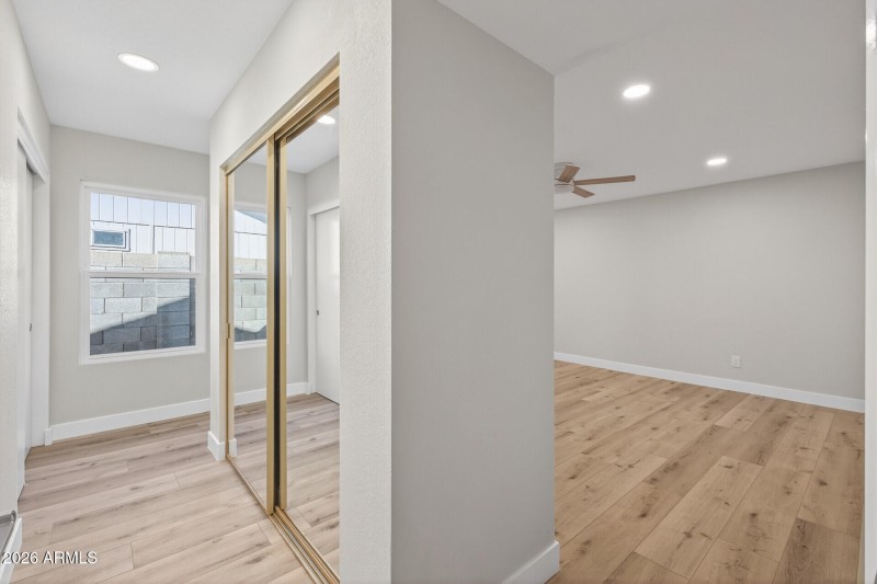 26_7352_W_Meadowbrook_Ave26_mls