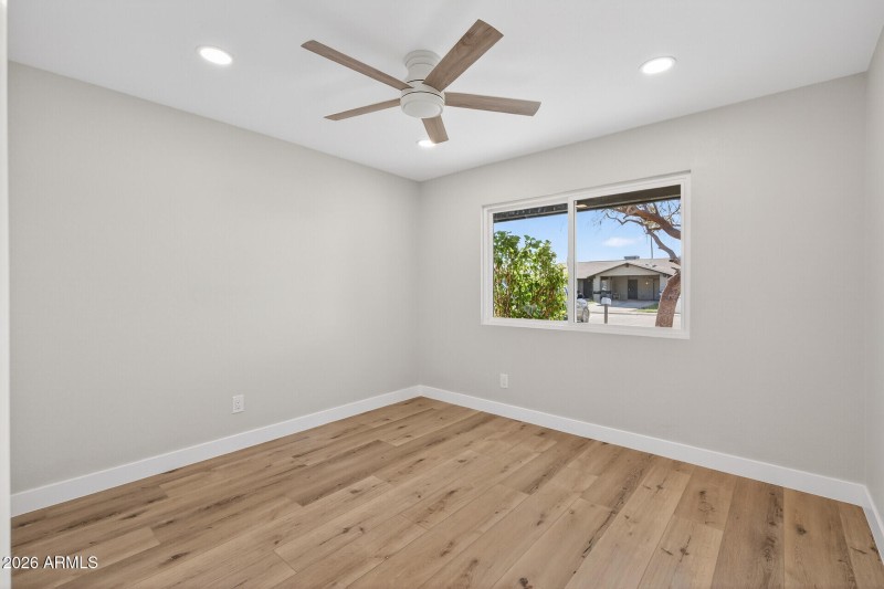 29_7352_W_Meadowbrook_Ave29_mls