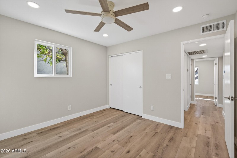 34_7352_W_Meadowbrook_Ave34_mls