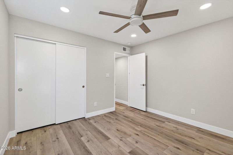 35_7352_W_Meadowbrook_Ave35_mls