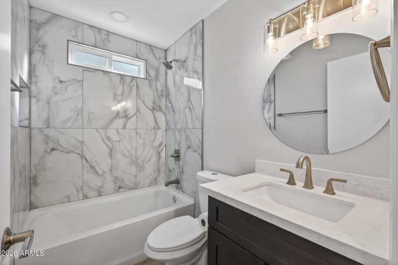 37_7352_W_Meadowbrook_Ave37_mls