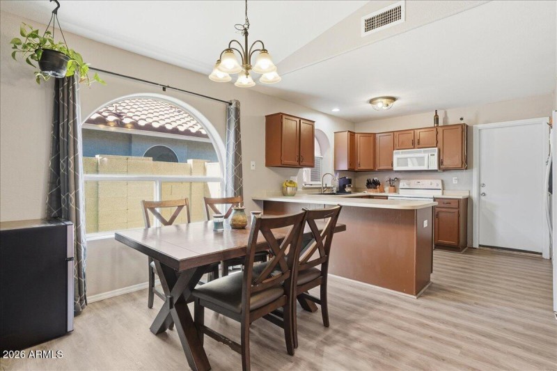 13-4013 E Alder Ave_RedHogMedia