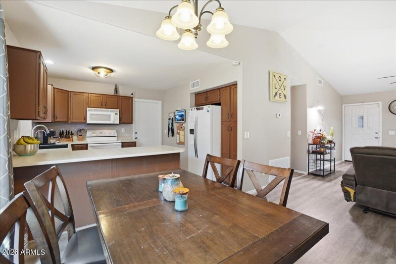 14-4013 E Alder Ave_RedHogMedia