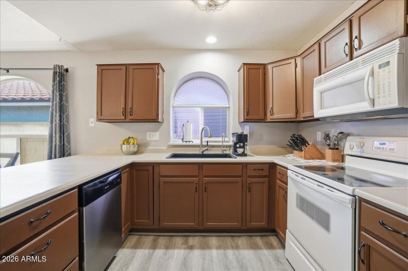 17-4013 E Alder Ave_RedHogMedia