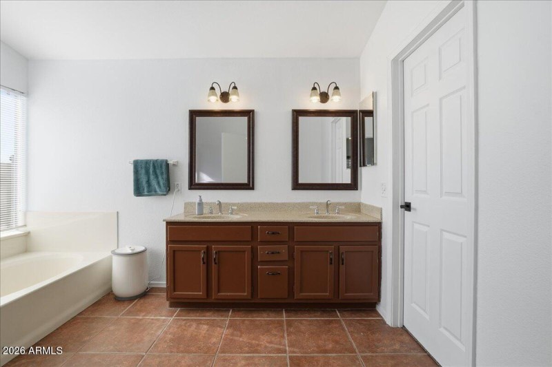 21-4013 E Alder Ave_RedHogMedia