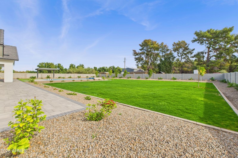 CAM06090G6-PR0010-STILL001