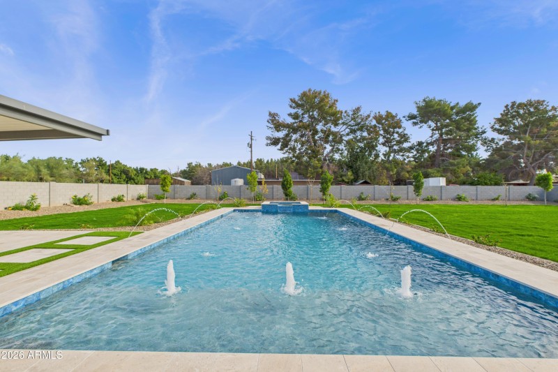 CAM06090G6-PR0010-STILL004