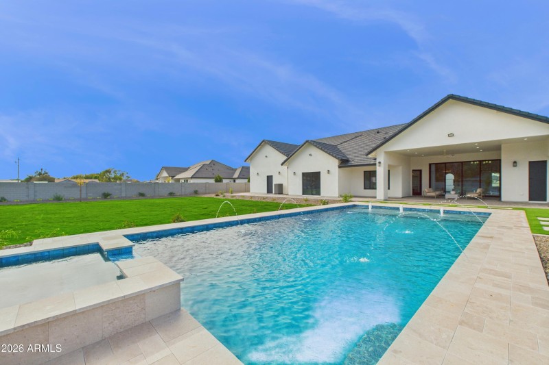 CAM06090G6-PR0010-STILL005