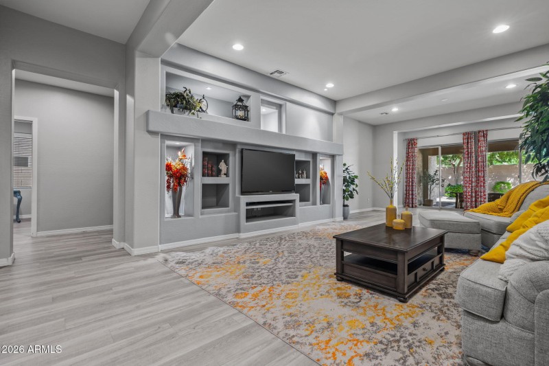 7-web-or-mls-9238 W Buckhorn Trail Revis