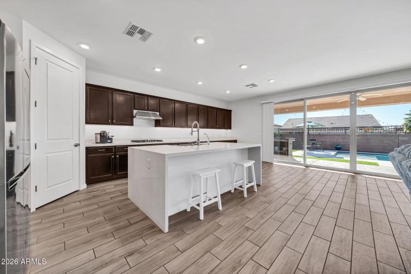 17259 W Butler Ave-12