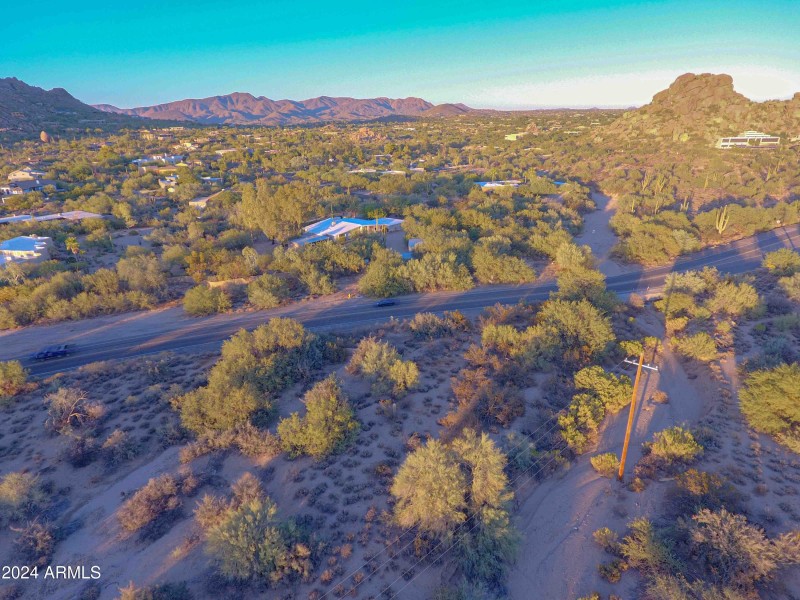 6839 E CAREFREE HWY-15