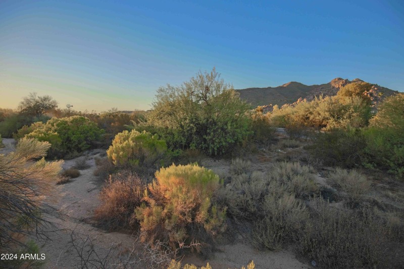 6839 E CAREFREE HWY-4