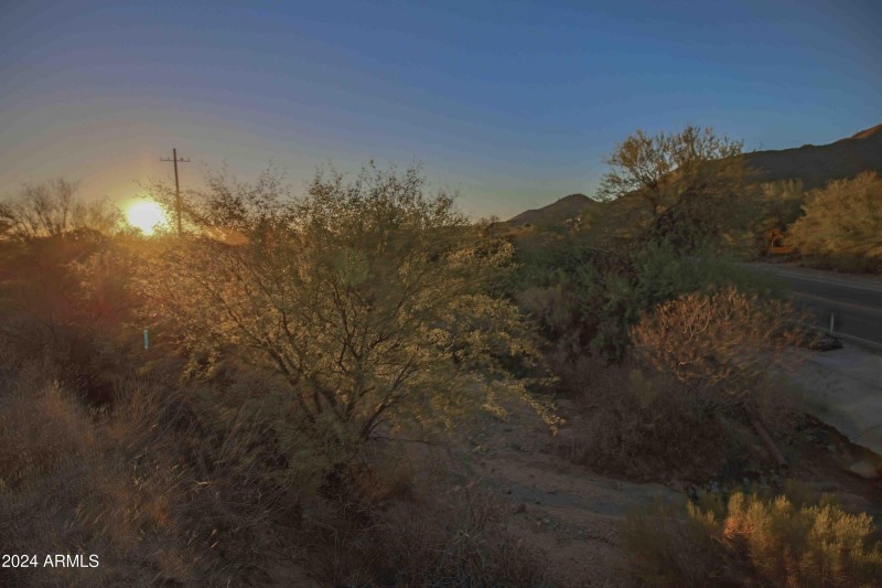 6839 E CAREFREE HWY-3