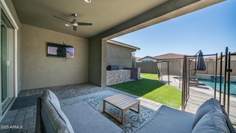 9936 E Revolution Dr Exterior Photos-5