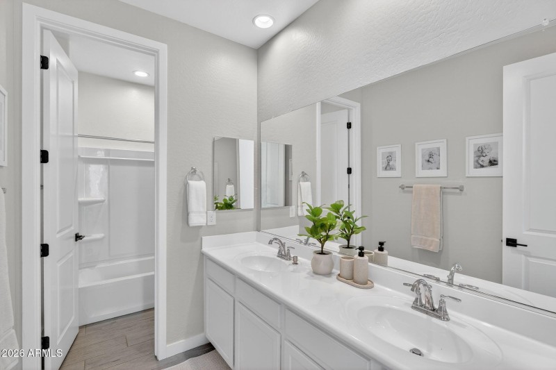 28-web-or-mls-DSC00337