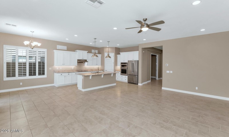 6919 E Russell St-large-004-026-6919 E R